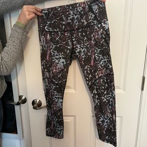 Vintage capris Lululemon leggings, Size 8